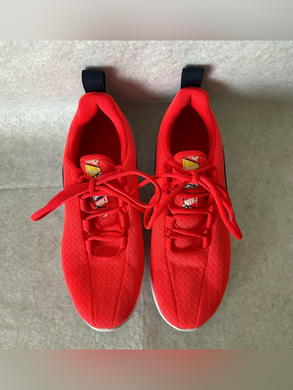 Nike Viale Coral-Red Mesh Youth Sneakers with Swoosh Tag NWOT